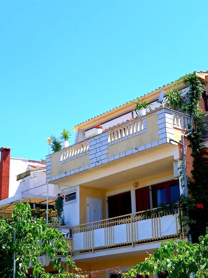 Apartman Toni Trogir Bagian luar foto